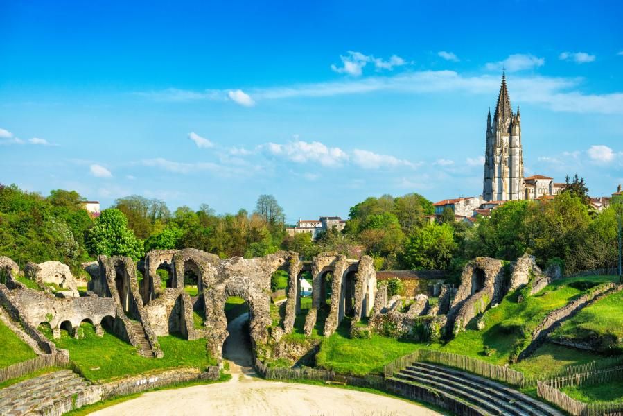 Camping Saintes Grandes Rives - Saintes en Charente-Maritime